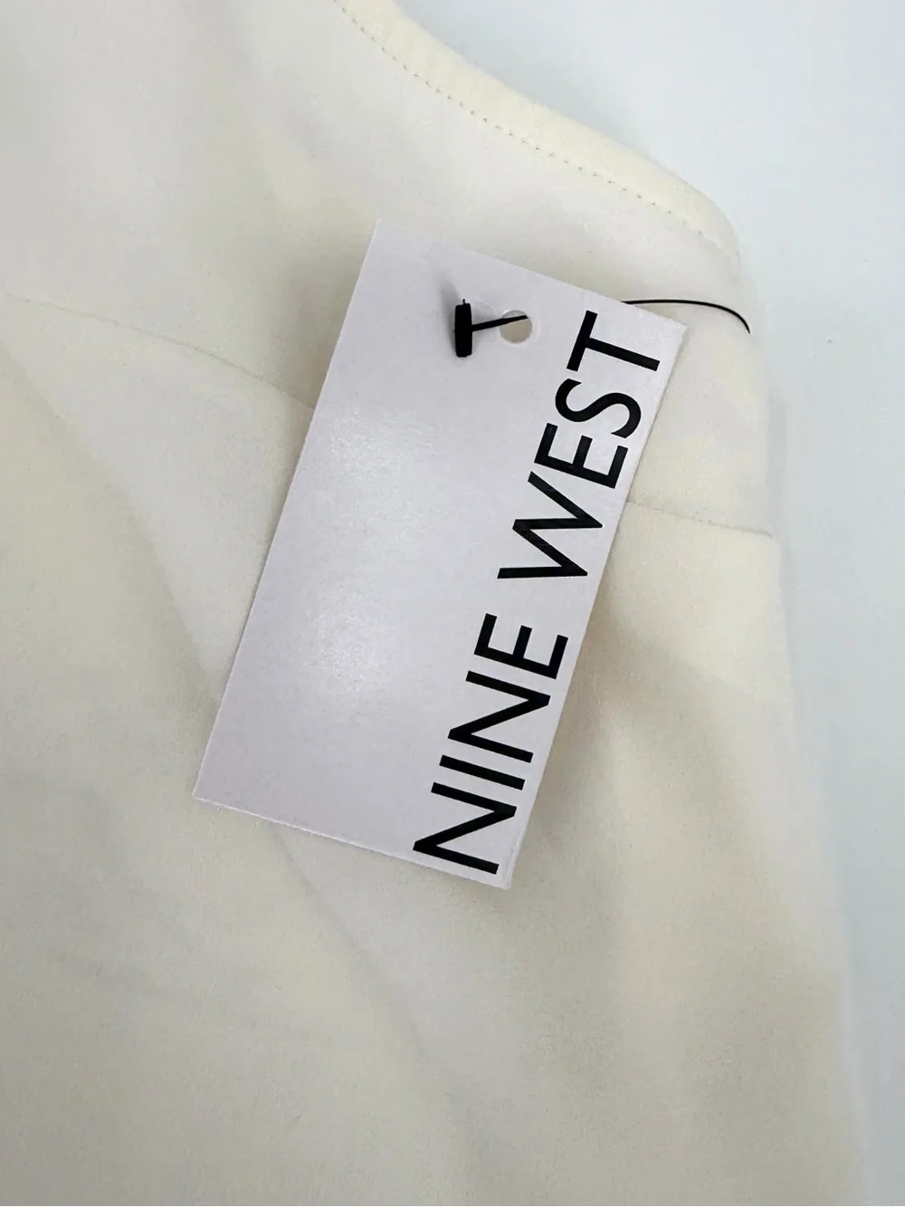 NEW set of 2 Nine West Adaptive V-Neck Sleeveless Camisoles Periwinkle & Ivory